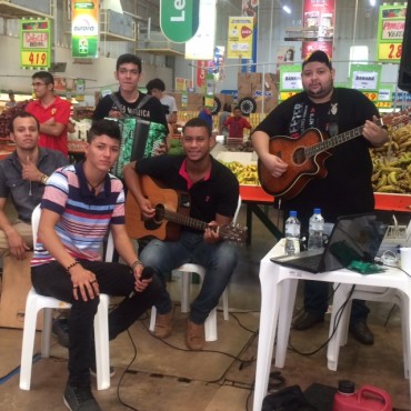 Junior Jucca & Banda (Foto JCarlos)