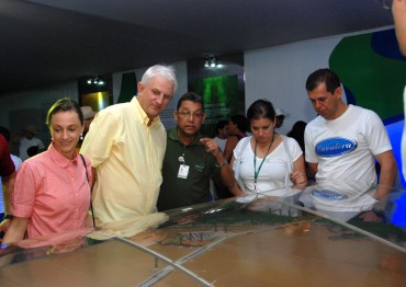 A partir da esquerda, dona Solange, Airton Gurgacz, eu, Mariana Scalzo e uma pessoa cujo nome não sei (Foto Cléris Muniz)