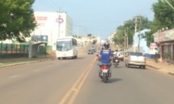Ônibus da Rovema, na operação tapa-buraco