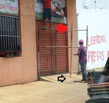 Foto feita na Avenida Amazonas, quase com Jorge Teixeira, ontem, 17/12/2015, às 12h30