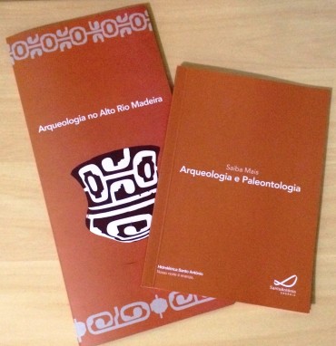 Folheteria distribuída no estande: fôlder e cartilha