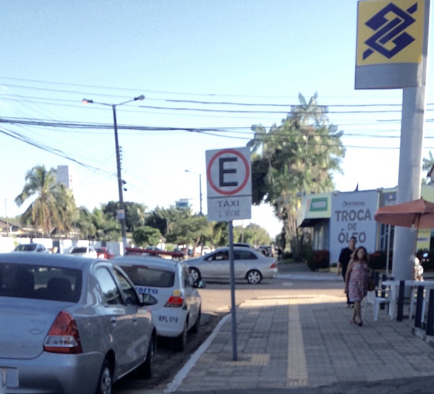 Quarta-feira, 25 de maio, cerca de 8h30. Agência Presidente Dutra