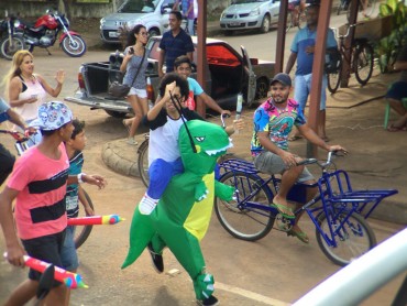 Cavalgando o Yoshi (Foto Pedro Veríssimo, via Tuíter)