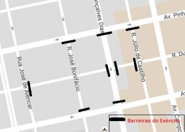 Barreiras colocadas nos acessos à 17ª BIS. O motorista que se vire