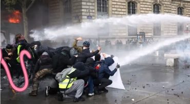 Montagem com foto da BBC News